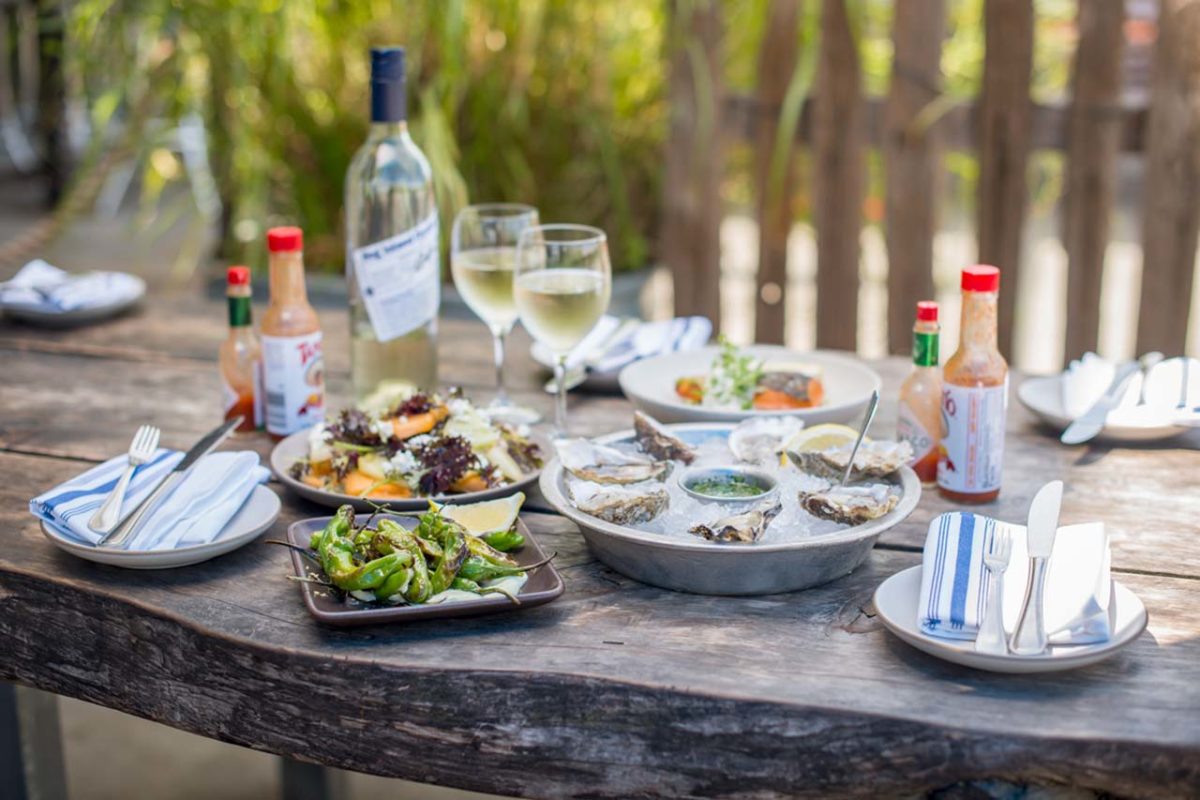 Oxbow Public Market Hog Island Oyster Bar in Napa